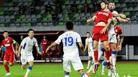 杨幂新作品海报涉嫌模仿《星球大战》，导演公开发声道歉引热议